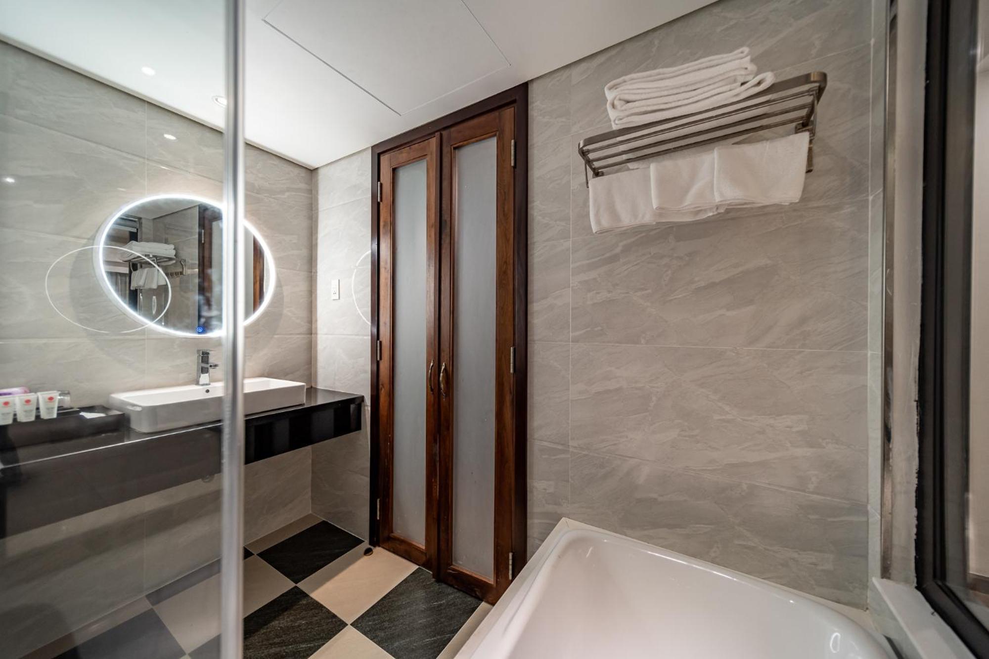 Edoya Hotel Ben Thanh Ho Chi Minh City Exterior photo